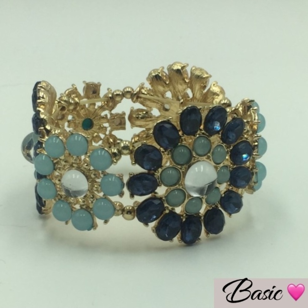 GORGEOUS Floral Glass Bead Stretch Bracelet